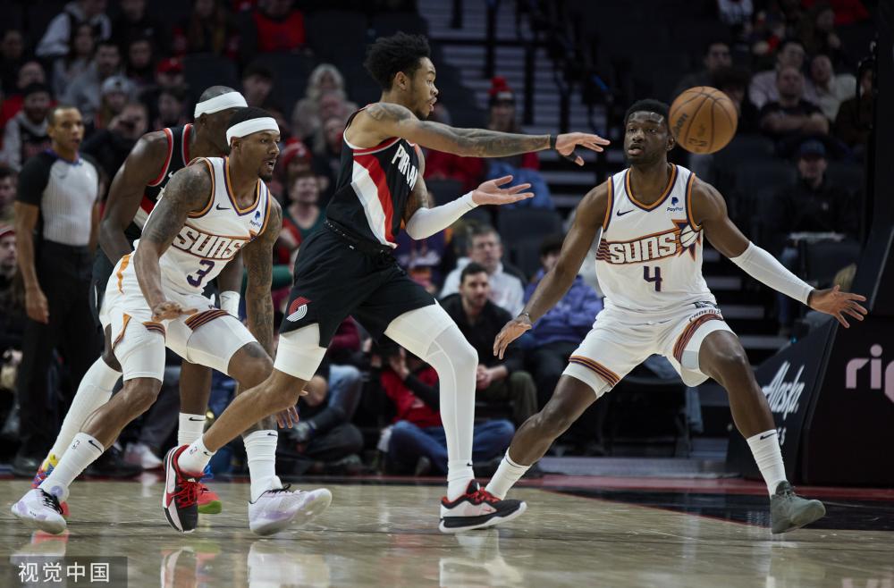 与球迷形成 与球迷形成