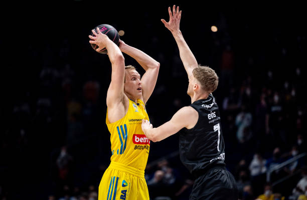 乐部间激烈 乐部间激烈