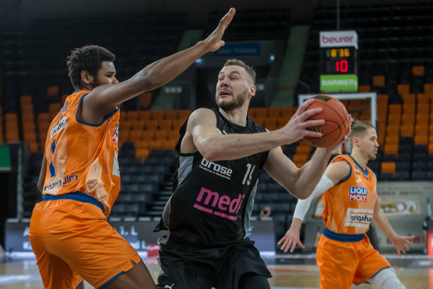 也让主场观 也让主场观